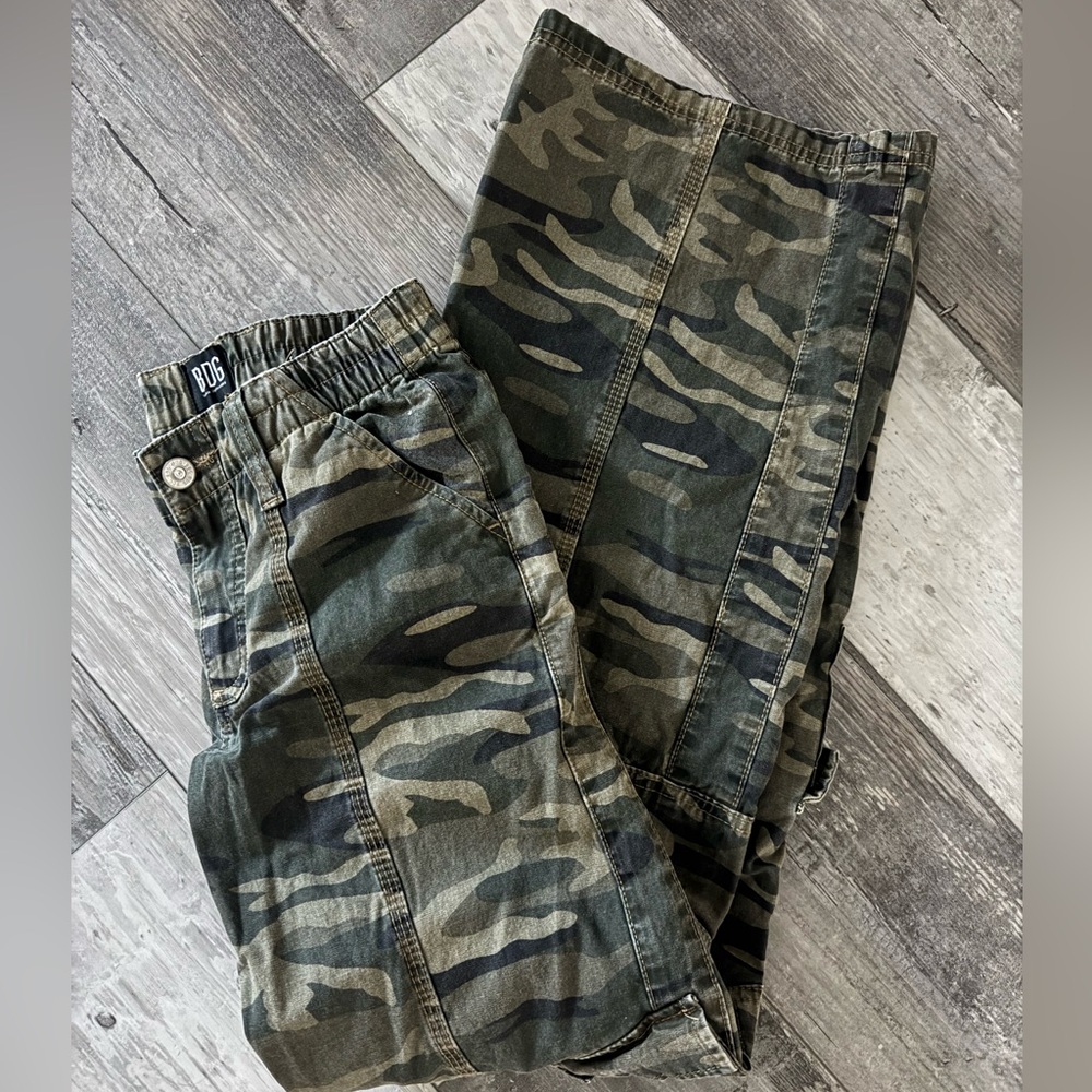 Urban outfitters y2k cargo camo pants